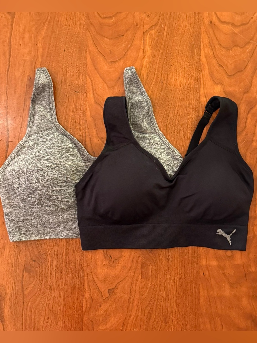 PUMA WOMENS Seamless Sports Bra CONVERTIBLE BACK DESIGN
2 PACK(GREY/BL,M) NWOT
